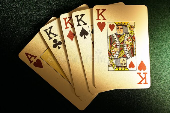 Bluffing Murni dalam Poker - Kenapa Kerap Memberikan keuntungan