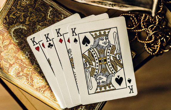 Mengapa Bermain Turnamen Poker Texas Hold'em Online?